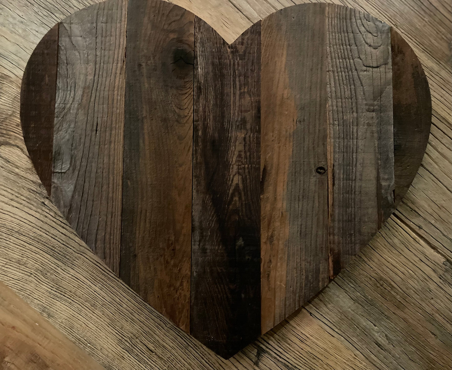 25S006 - Rustic Wood Heart