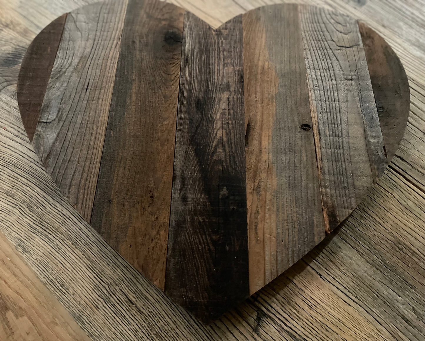 25S006 - Rustic Wood Heart