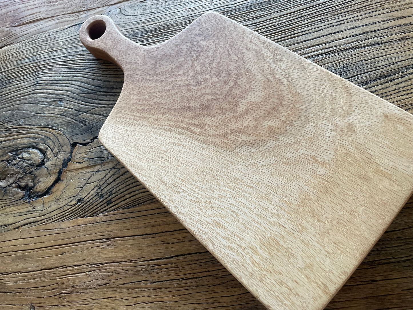 24H222 - Small Solid White Oak Handle Board