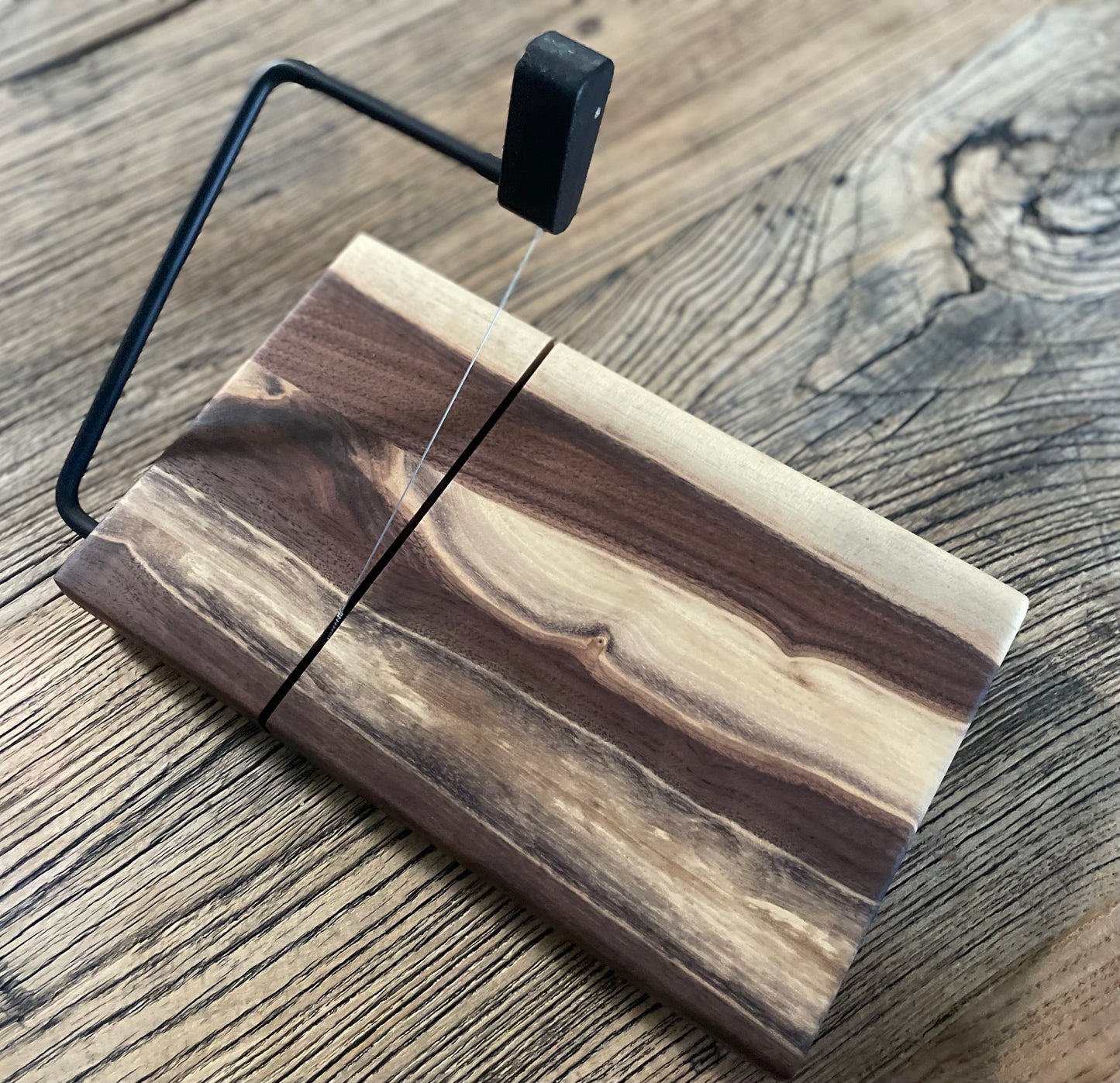 25C010 - Cheese Slicer Board - Lg Black Handle