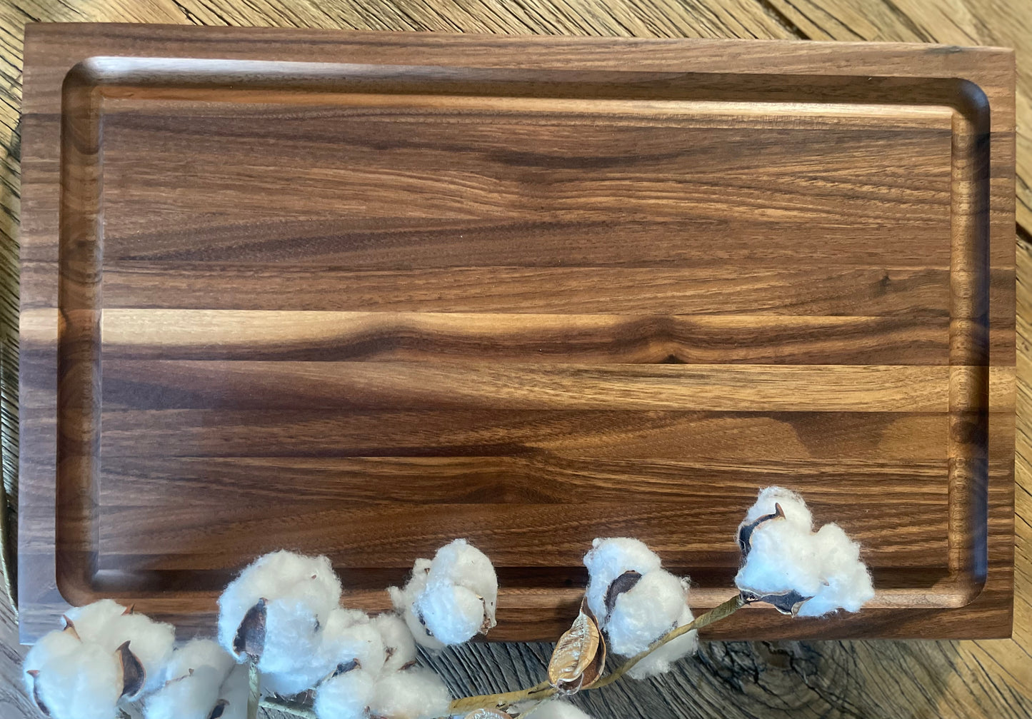 25M005 - Joined Walnut Board with Juice Groove & Board Feet