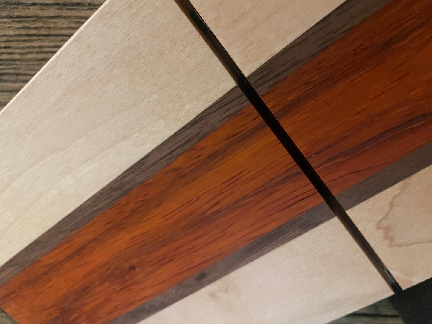 24S010 - Cheese Slicer Board