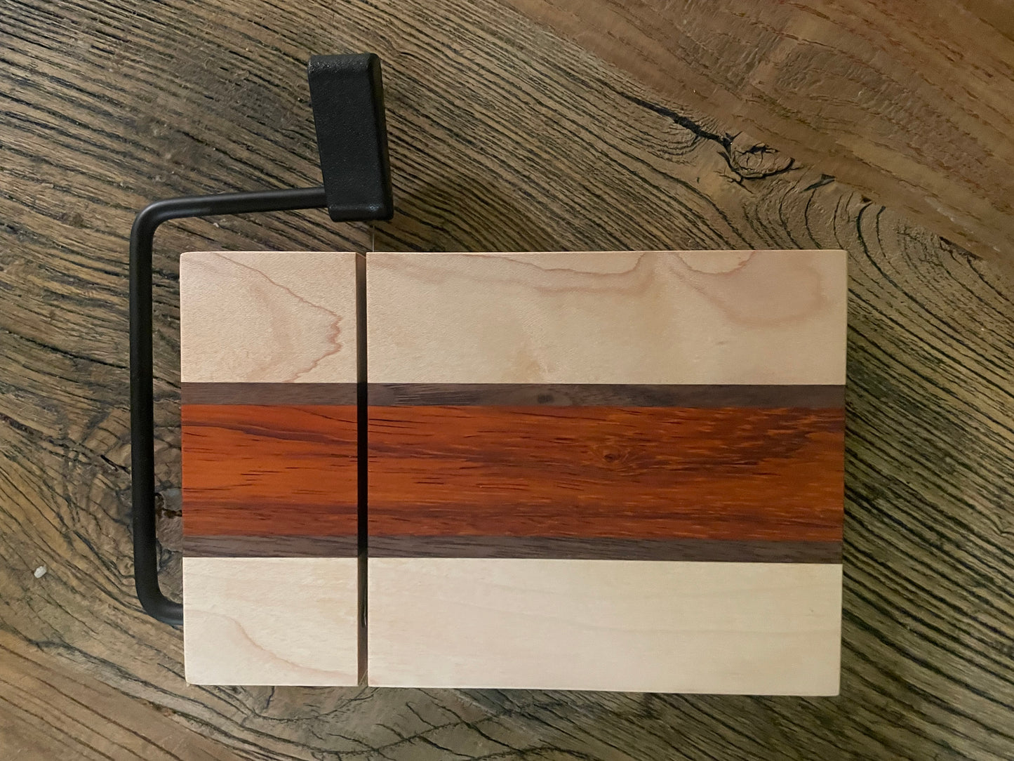 24S009 - Cheese Slicer Board