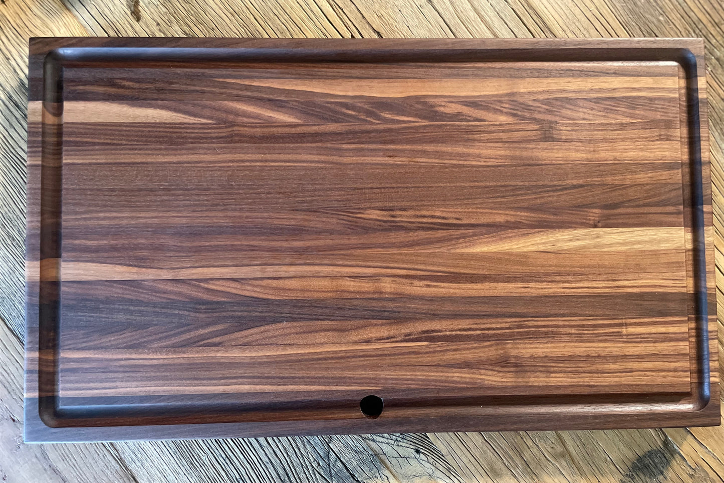 25M009 - XL Joined Walnut Board with “Juice Plug”, Juice Groove & Board Feet