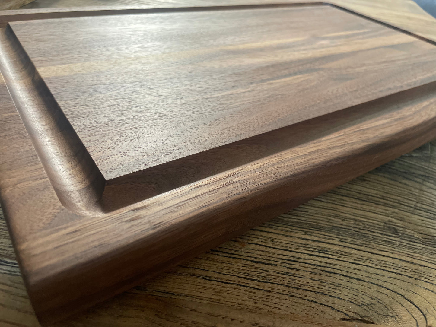 25M005 - Joined Walnut Board with Juice Groove & Board Feet