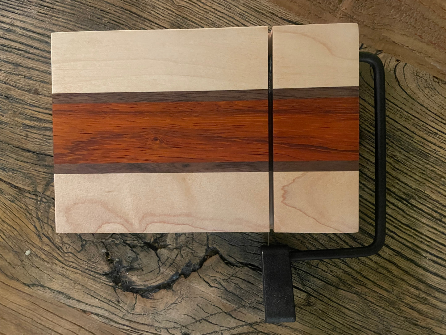 24S009 - Cheese Slicer Board