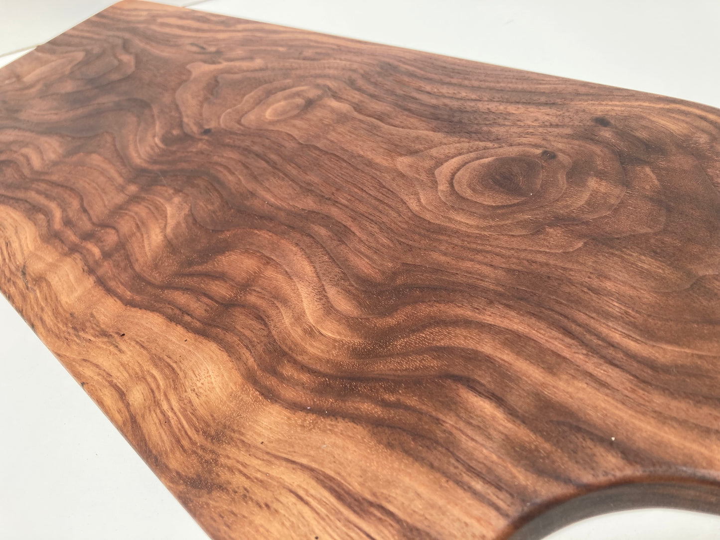 Long Solid Walnut Board with Handle (23MP01)