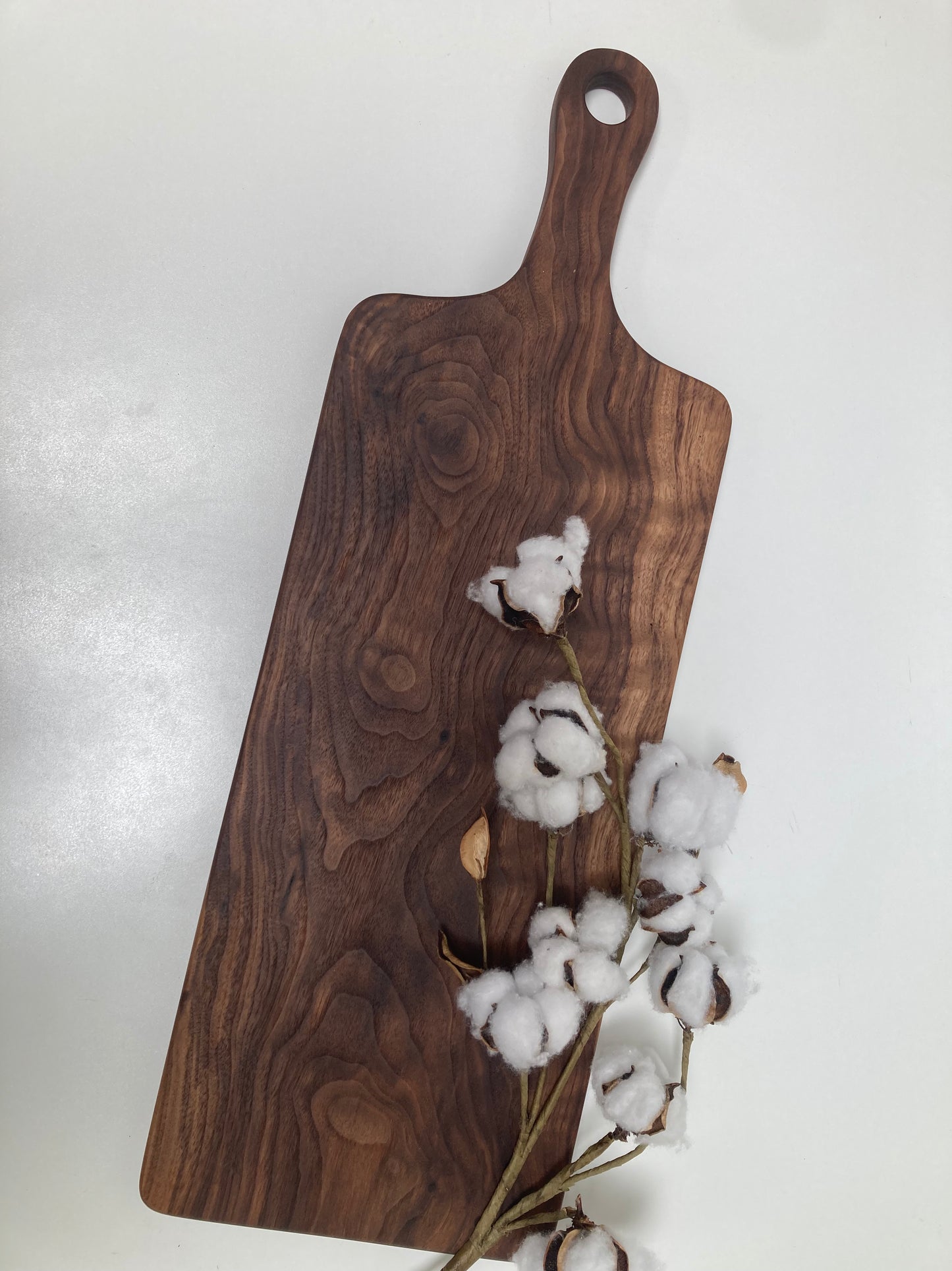 Long Solid Walnut Board with Handle (23MP01)