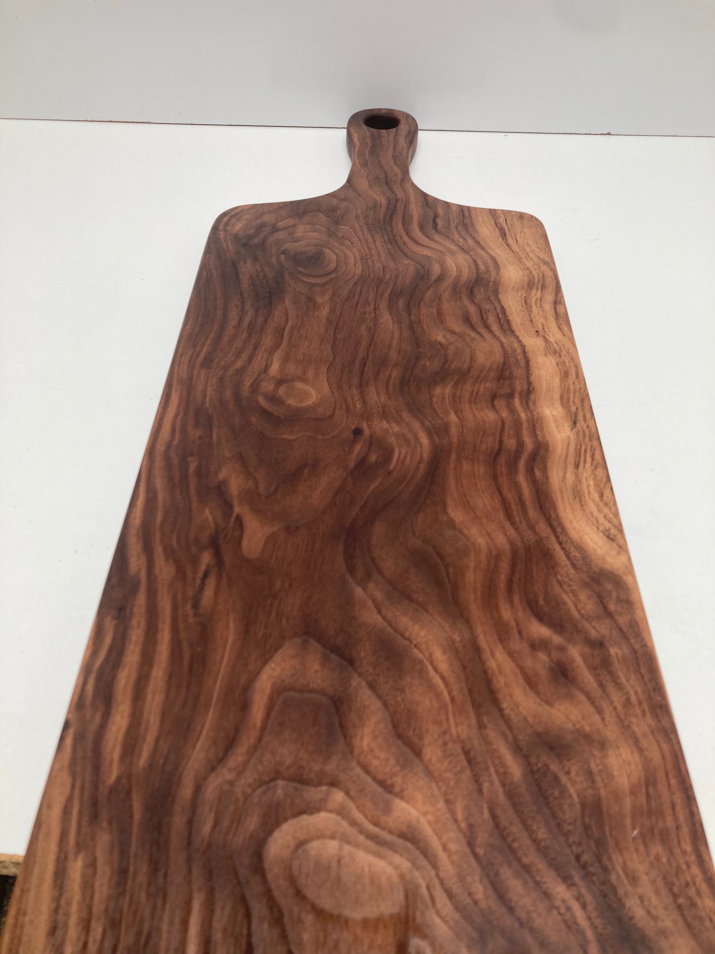 Long Solid Walnut Board with Handle (23MP01)
