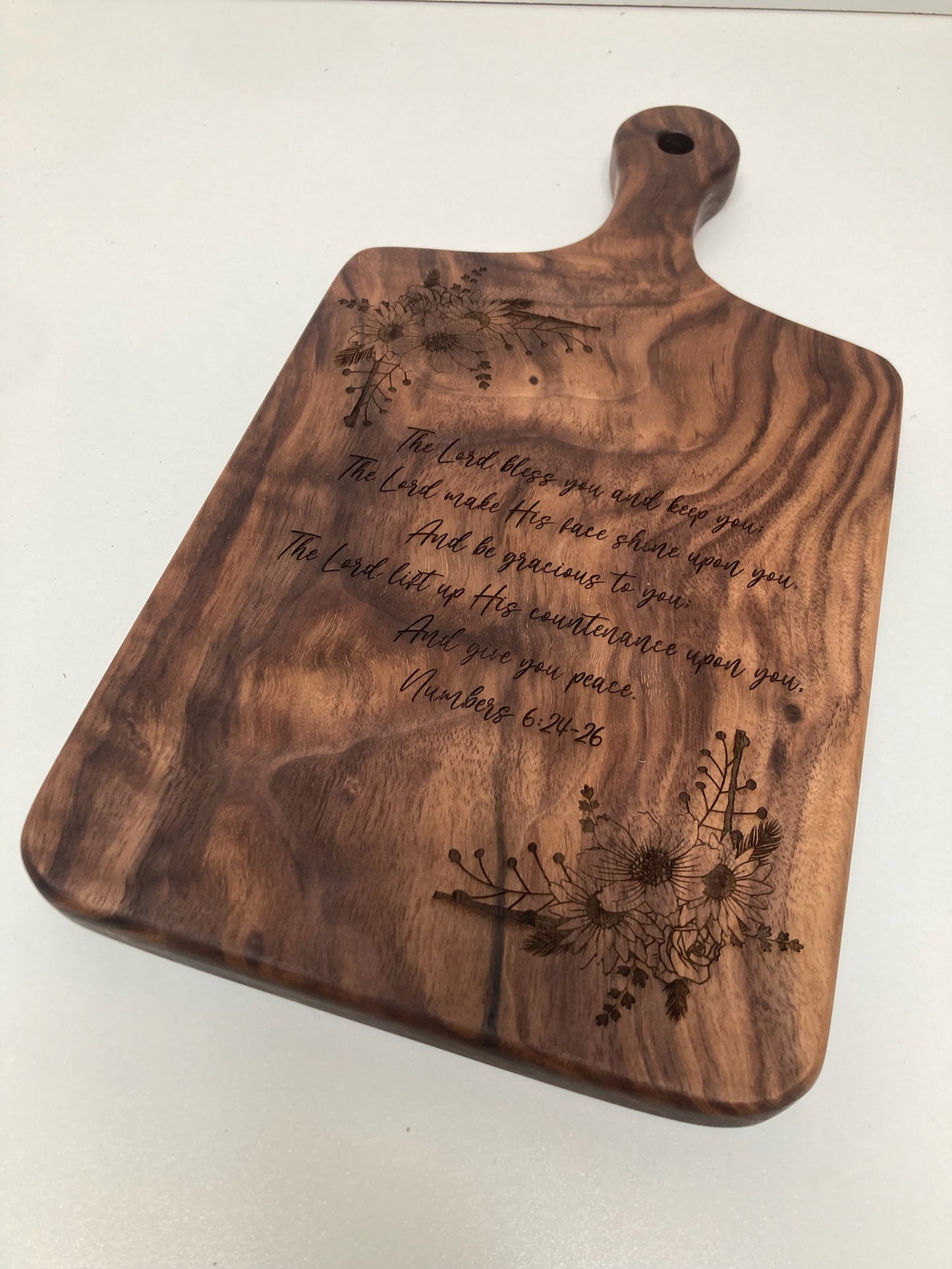 Small Solid Walnut Board with Handle (23SC01)