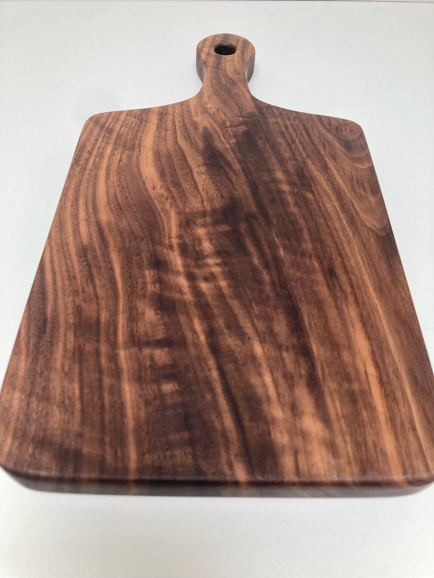 Small Solid Walnut Board with Handle (23SH01)