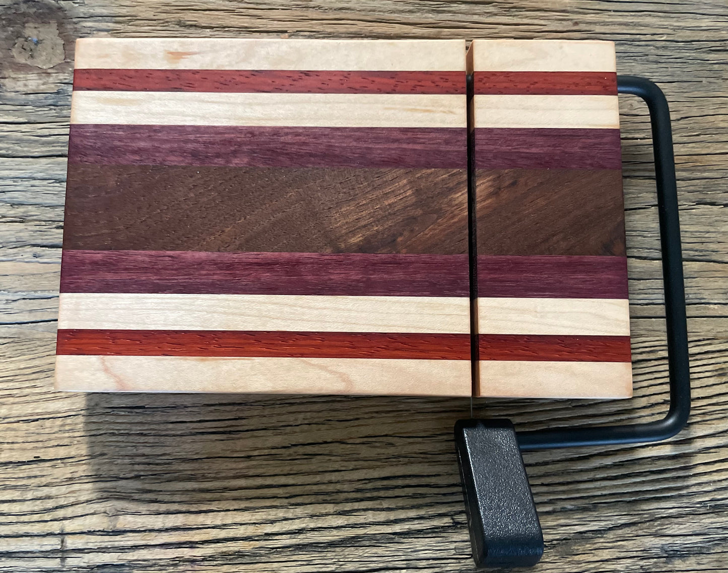 25C008 - Cheese Slicer Board - Sm Black Handle