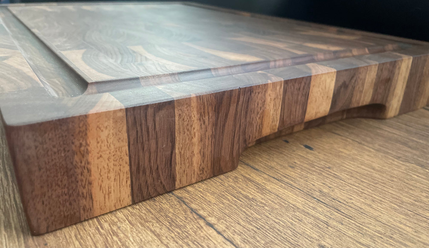 24E007 - XL End Grain Walnut with Juice Groove, Built-in Under Handles and Board Feet