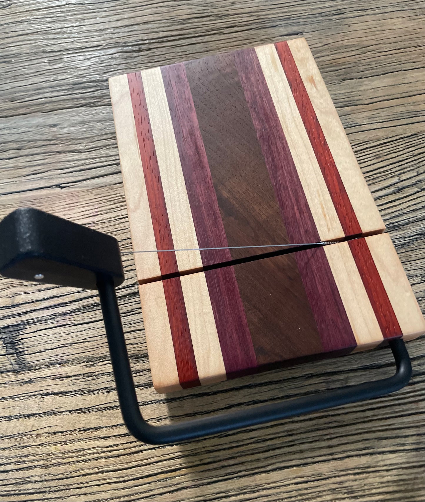 25C008 - Cheese Slicer Board - Sm Black Handle
