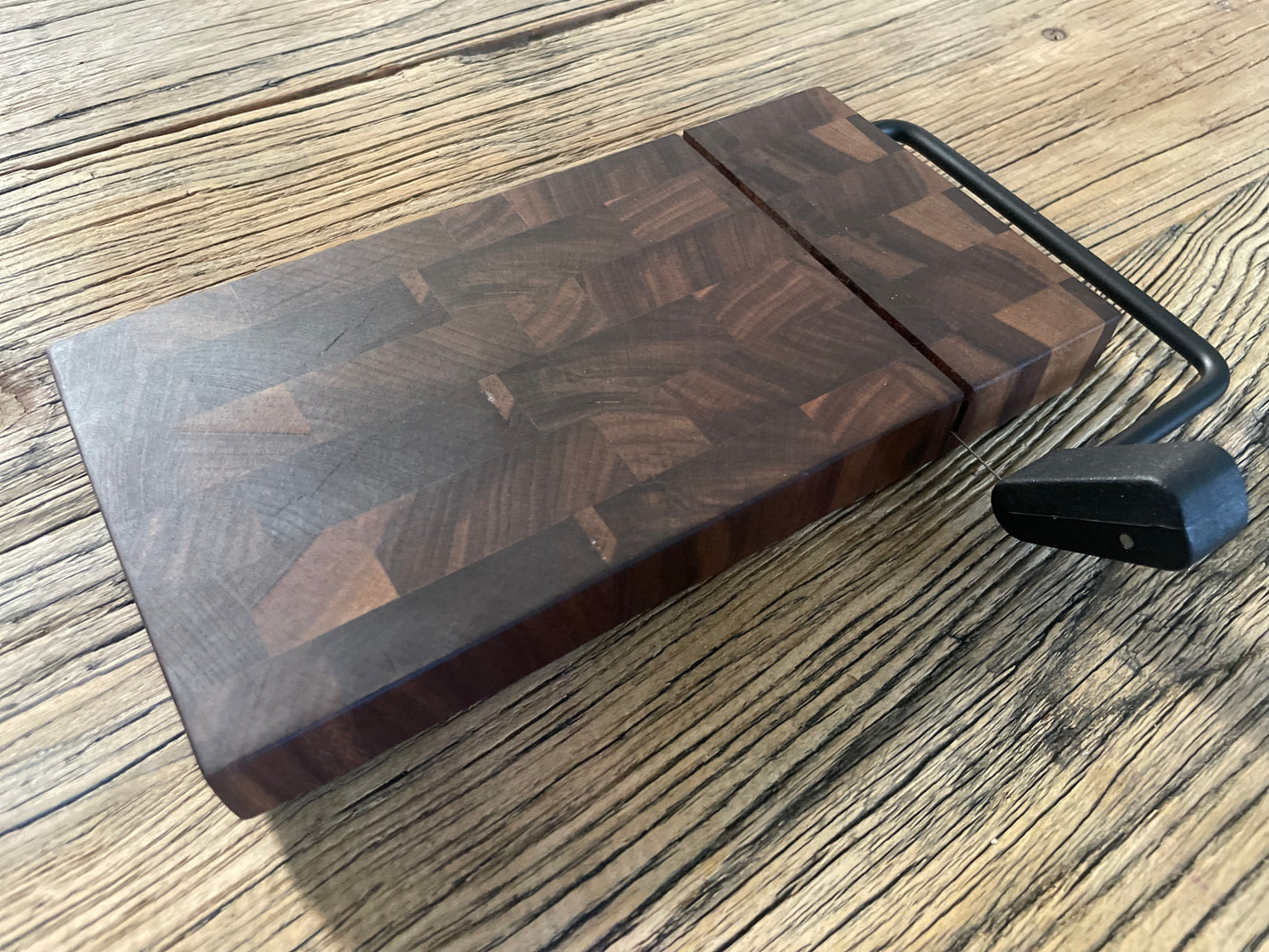 25C005 - Cheese Slicer Board - Sm Black Handle