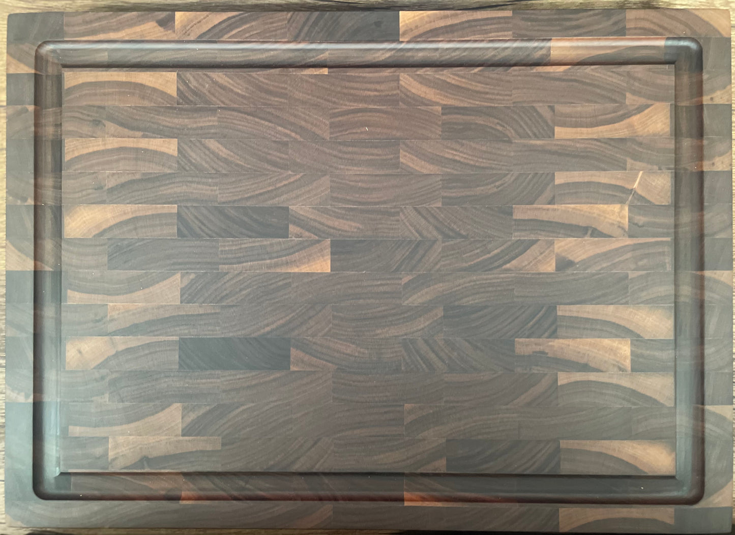 24E007 - XL End Grain Walnut with Juice Groove, Built-in Under Handles and Board Feet