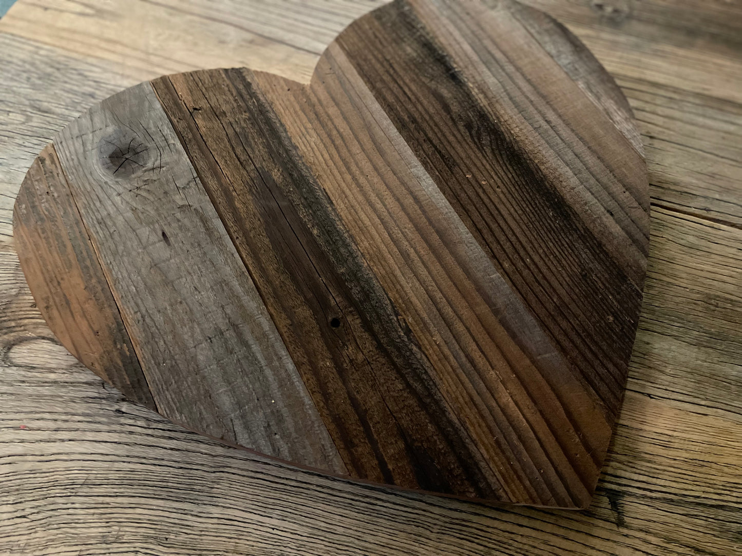 25S007- Rustic Wood Heart