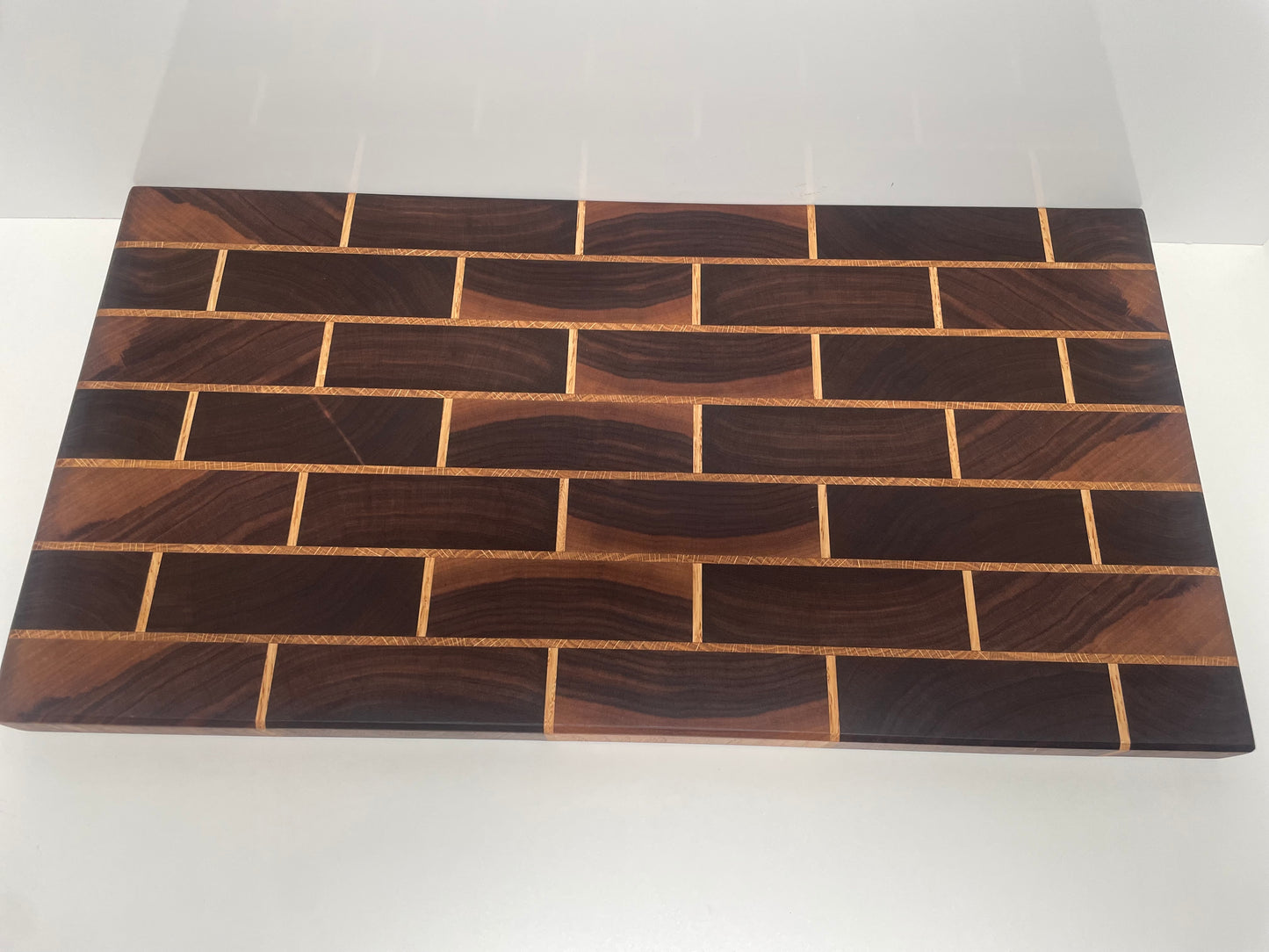 End Grain Brick Pattern Medium Board (23SR01)