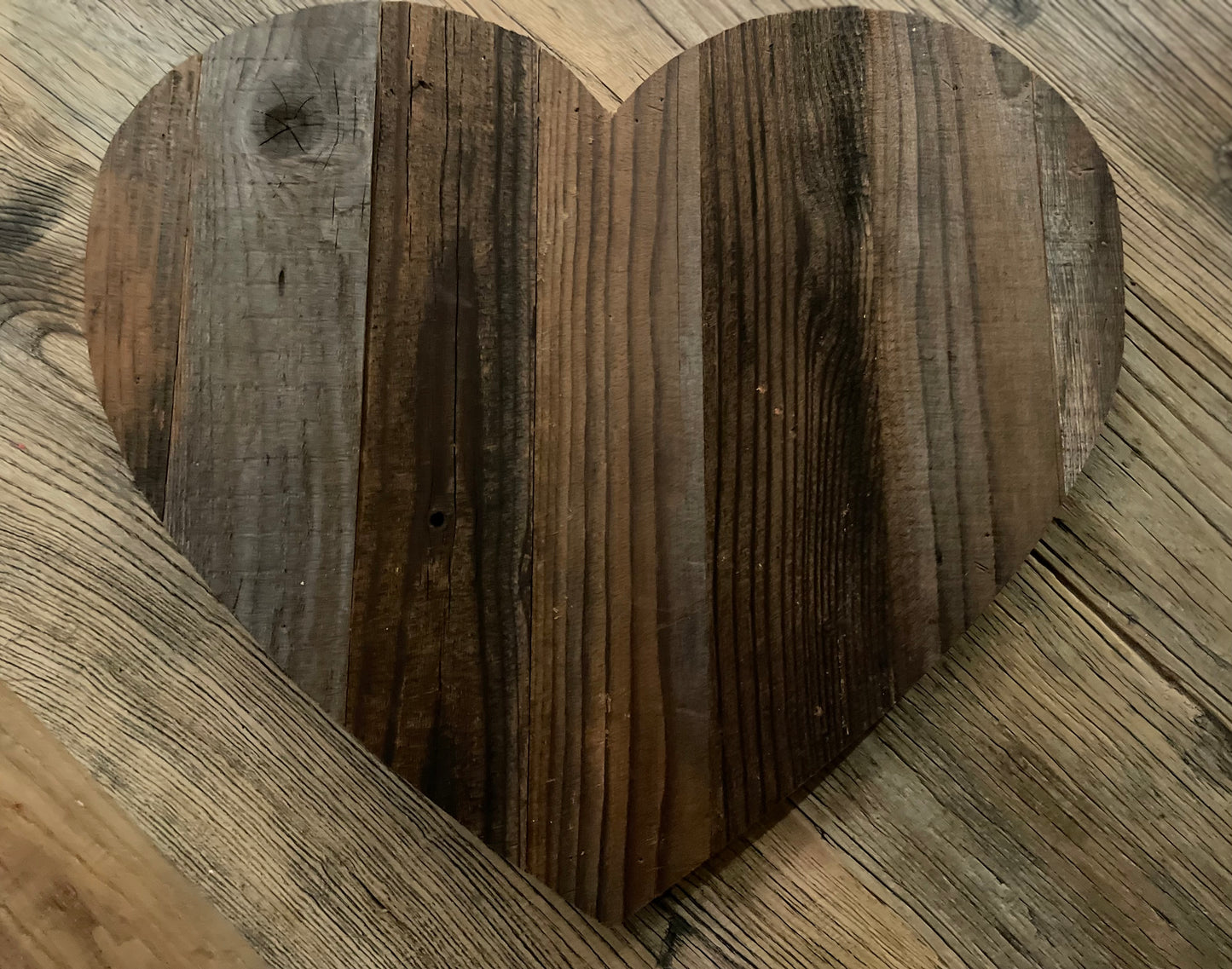 25S007- Rustic Wood Heart
