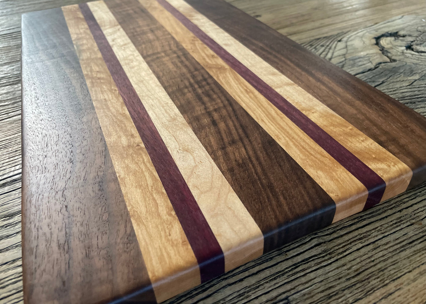 25M023 - Mixed Walnut, Purpleheart & Maple Board