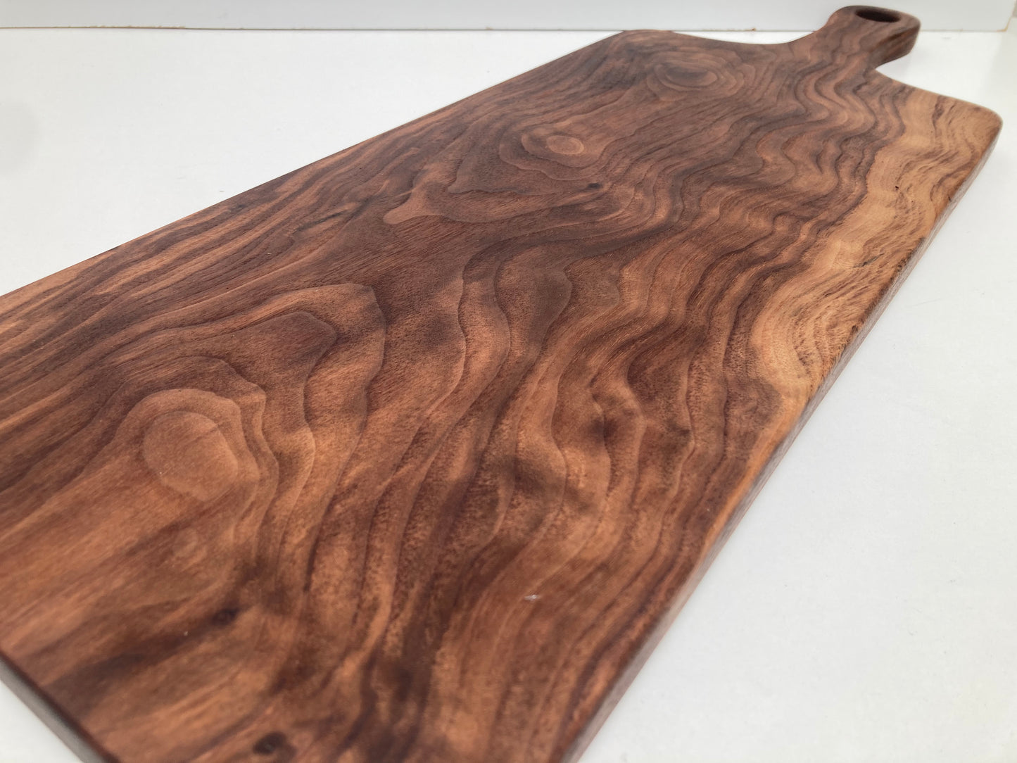 Long Solid Walnut Board with Handle (23MP01)